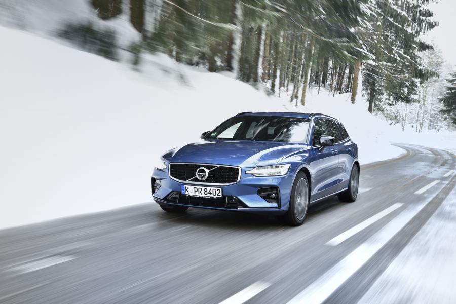  Volvo V60 D3 R-Design 2018 года  (WW) (фото 14 из 29)